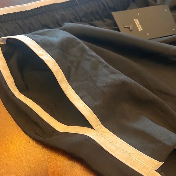 Fabletics Women’s Black Athletic Shorts - Picture 6 of 7